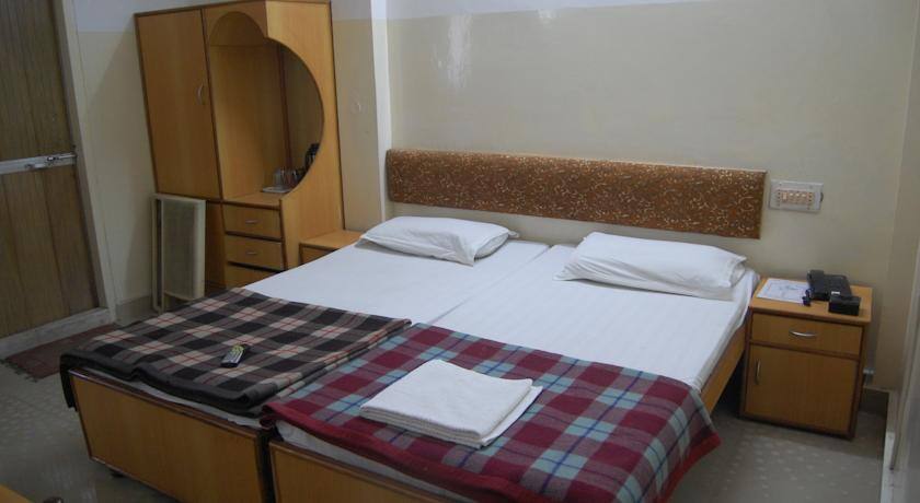 Hotel Raj International, Lucknow 4